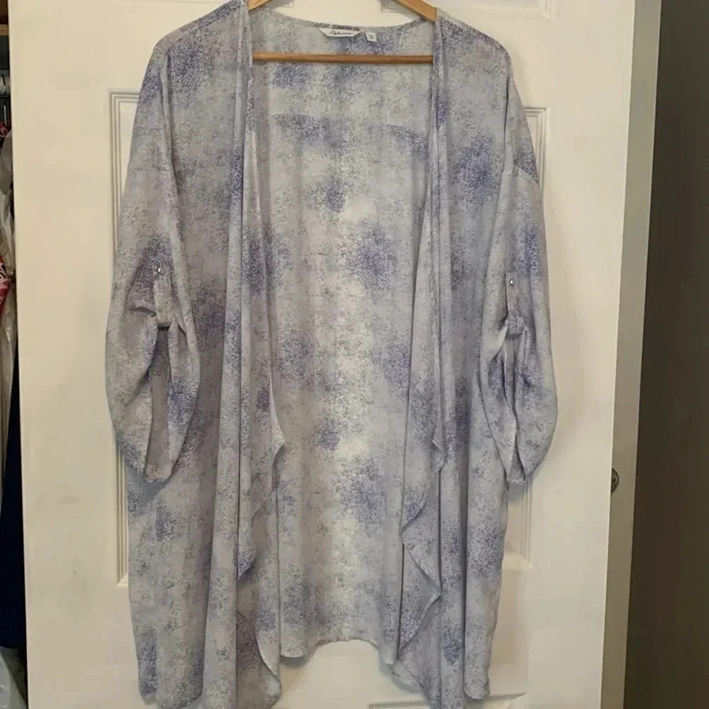 Reitmans purple &  white duster 16